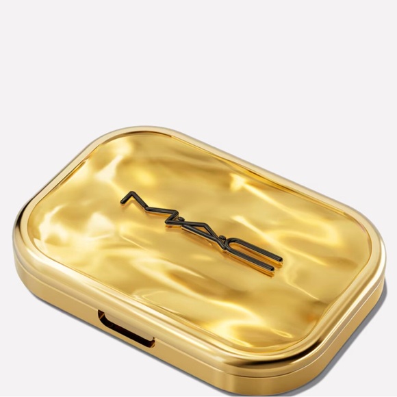 MAC TREASURED EYE SHADOW PALETTE X6: ALL THE RICHES - Picture 2 of 10